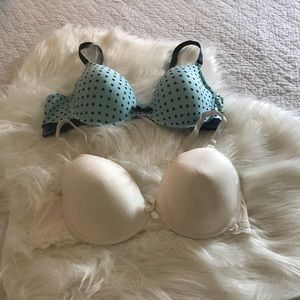 💥💥SOLD💥💥Lot of two women’s bras.